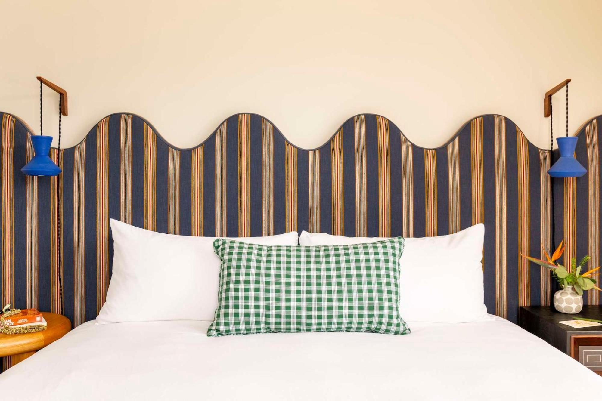 Wayfinder Waikiki - Voted Top 10 Best Hotels In Hawaii! Honolulu Exterior foto
